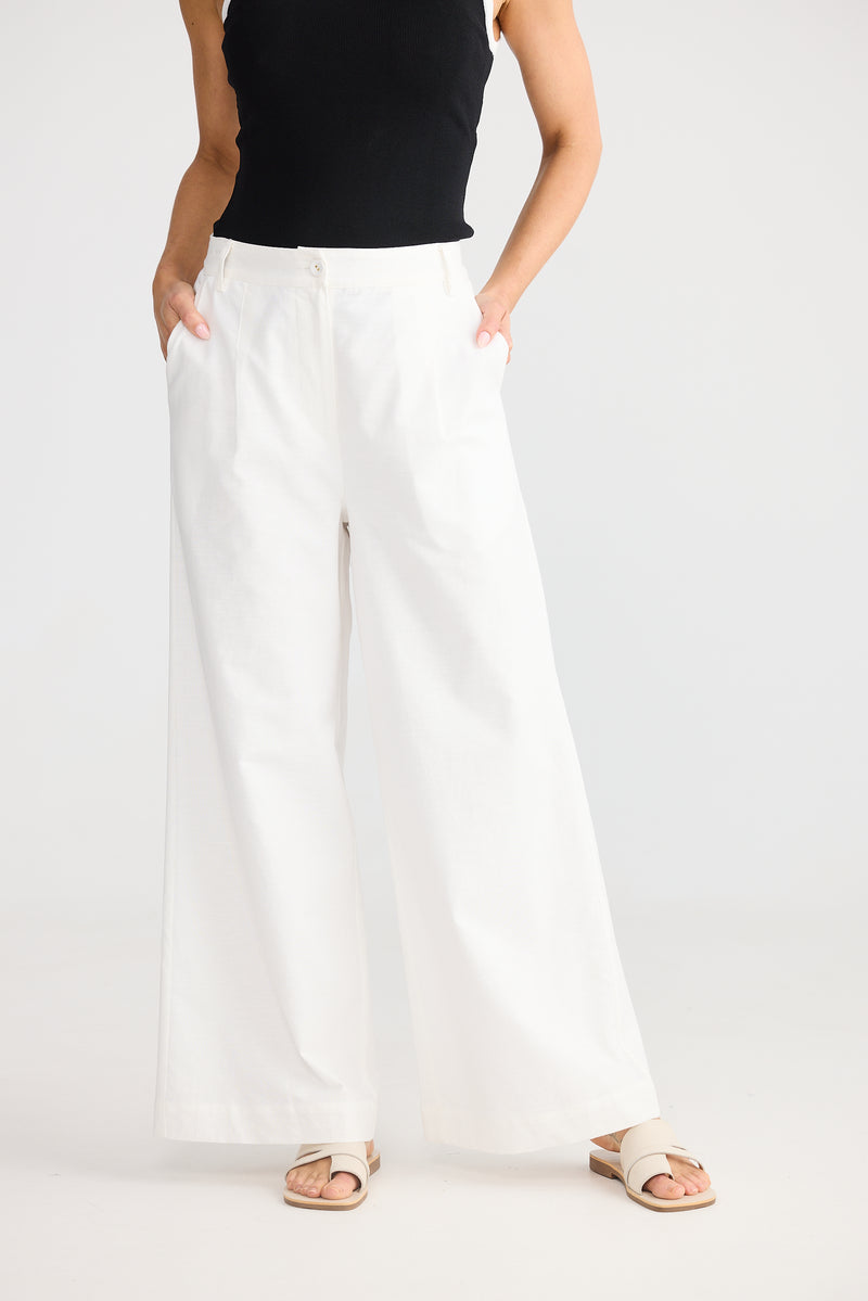 August Pant White
