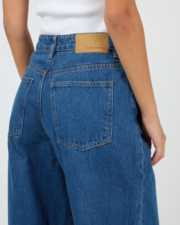 Hallie Barrel Leg Jean